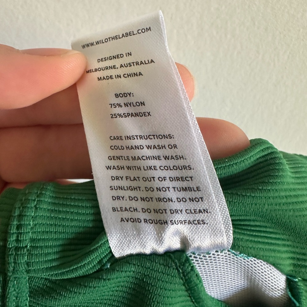 Wilo the Label Green Cropped Tank Top size Small EUC - Picture 5 of 5